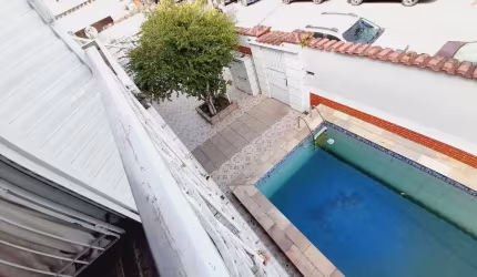 Imperdível: Casa à venda na Vila Belmiro em Santos-SP, com 4 quartos, 3 suítes, 3 salas e 340m² de área!