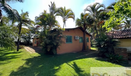HARAS NO CONDOMÍNIO SANTA FILOMENA EM SALTO/SP, COM 12 BAIAS, ÓTIMA LOCALIZAÇÃO, CASA SEDE, CASA DE CASEIRO E PISCINA