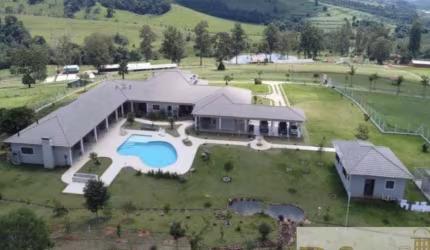 EXCELENTE FAZENDA COM 124 ALQUEIRES EM ITAPETININGA/SP, 60 ALQUEIRES EM PLANTIO, CASA SEDE LUXUOSA COM 8 SUÍTES E PISCINA