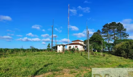 Sítio de 36 alqueires à venda na região de Sorocaba/SP: terra vermelha, represa e benfeitorias - Imperdível oportunidade!