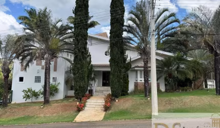 Residência de Luxo no Condomínio Campos de Santo Antônio em Itu-SP: 5 Quartos, 2 Suítes, Área Gourmet, Piscina e muito mais!