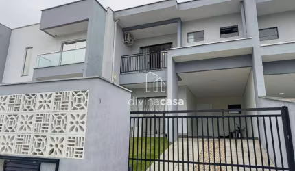 Casa com 3 dormitórios à venda, 157 m² por R$ 850.000,00 - Três Rios do Norte - Jaraguá do Sul/SC