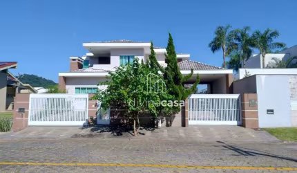 Casa com 3 dormitórios à venda, 320 m² por R$ 1.750.000,00 - Amizade - Jaraguá do Sul/SC