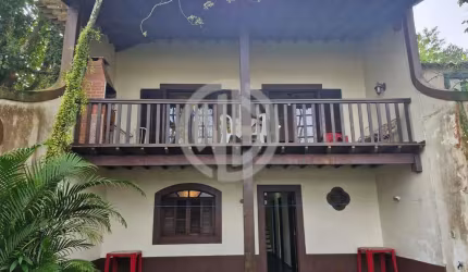 Casa à venda no bairro Centro - Cananéia/SP