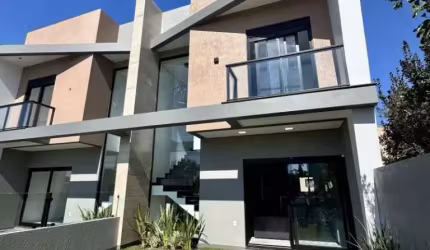 Duplex de alto padrão com piscina no centro de Imbé!