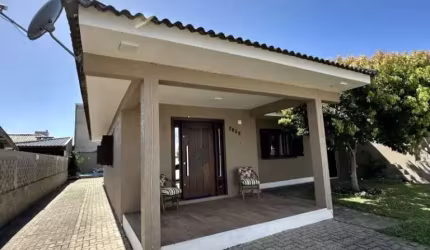 C923 Casa no centro do Imbé com piscina e quiosque