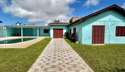 C152 Imóvel com 02 terrenos e piscina na Avenida Mariluz em Imbé/RS