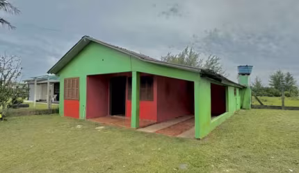 C410 Oportunidade em região de moradores com pátio amplo