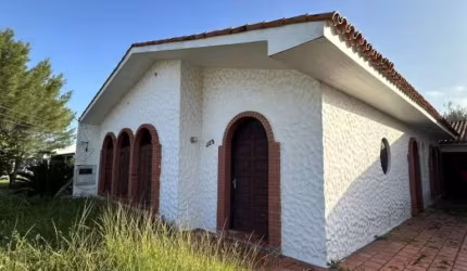 C433 Casa com forro de  laje  pertinho do mar/Imbé