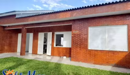 C173 Casa com ótima localização em Mariluz/Imbé