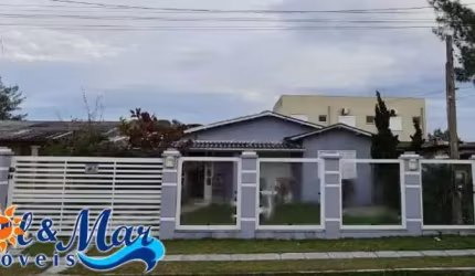 C323 Casa à venda, apenas 50 metros do mar/Imbé