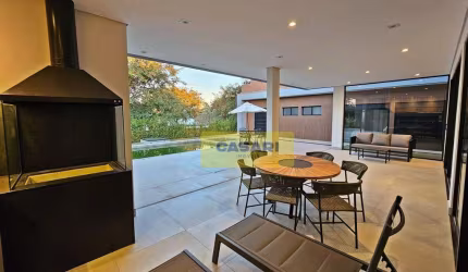 Casa com 5 dormitórios à venda, 442 m²