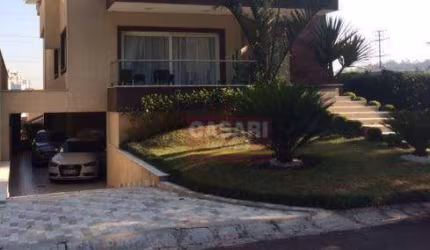 Sobrado no Swiss Parque, 490m2 de construção, 4dorm sendo 3 suites, piscina, 4 vagas. Ótima localização