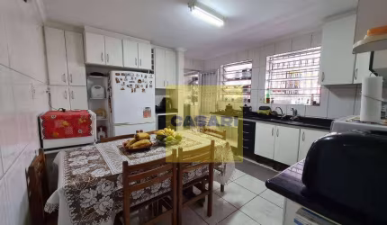 Sobrado com 3 dormitórios à venda, 270 m² por R$ 860.000,00 - Taboão - São Bernardo do Campo/SP