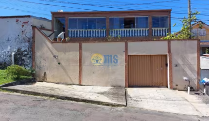 Casa à venda na Rua João Locke, 15, 15, Pilarzinho, Curitiba por R$ 750.000