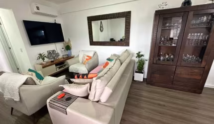 Apartamento à venda no Centro de Joinville-SC: 2 quartos, 1 suíte, 3 salas, 2 banheiros, 1 vaga de garagem, 131,37 m². Aproveite!