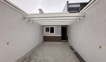Casa Geminada Térrea com 2 quartos, 1 suíte e 3 salas no bairro João Costa, Joinville-SC!