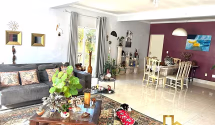 Casa à venda no bairro Suru - Santana de Parnaíba/SP