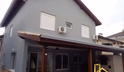 Casa à venda no bairro Morada dos Pinheiros (Aldeia da Serra) - Santana de Parnaíba/SP