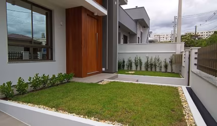 BELÍSSIMA CASA UNIFAMILIAR DISPONÍVEL PARA VENDA