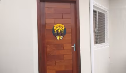 BELÍSSIMA CASA DISPONÍVEL PARA VENDA
