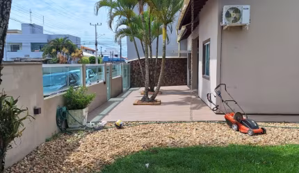 BELÍSSIMA CASA DISPONÍVEL PARA VENDA