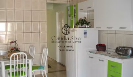 Oportunidade Imperdível: Casa com Área Gourmet, Lareira e 3 Quartos