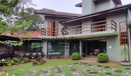 Refúgio na Serra: Casa com Lareira, Sauna, Área Gourmet e Vista Deslumbrante em Santo Antônio do Pinhal