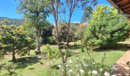 Sítio com vista para a Pedra do Baú – Perfeito para morar e investir!