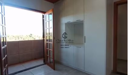 Casa com Lareira, Churrasqueira e 2 Quartos em Santo Antônio do Pinhal