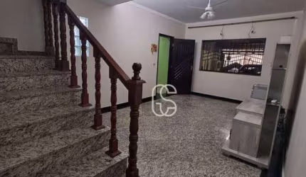 Sobrado com 3 dormitórios 1 suíte 4 vagas para alugar, 225 m² por R$ 5.000/mês - Vila Galvão - Guarulhos/SP