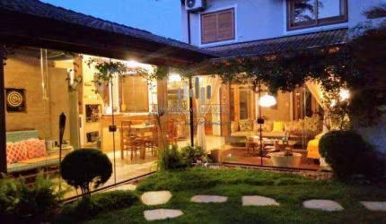 Casa à venda em Campinas, Vila Hollândia, com 4 quartos, com 351 m²