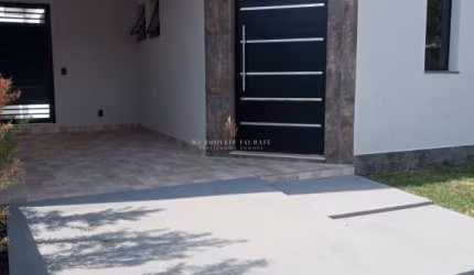 Linda Casa com 3 Suítes, Condomínio Pinheiros de Tremembé!