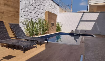 Belíssima Casa com planejados e piscina à venda no Condomínio Tecoara, Taubaté, SP