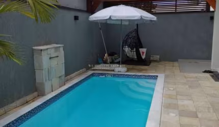 Sobrado em condomínio à venda, no Condomínio Residencial Ouroville,  em Taubaté, Piracangaguá, com 4 quartos, 300m²