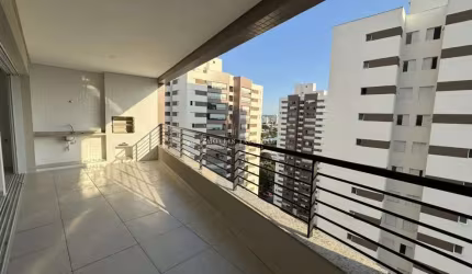 Refinamento e Conforto: Apartamento de Alto Padrão com Móveis Planejados e Sacada Integrada