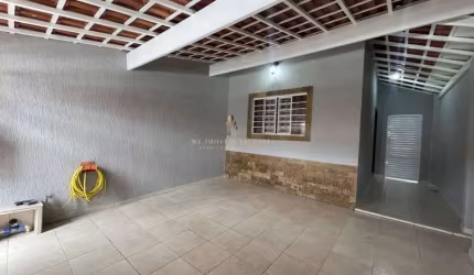 Casa à venda em Taubaté, Parque Urupês, com 2 quartos, 80m²