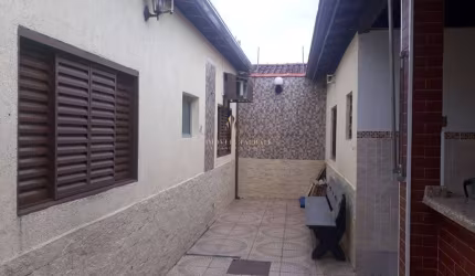 Casa à venda em Taubaté, Esplanada Santa Terezinha, com 3 quartos, 187m²