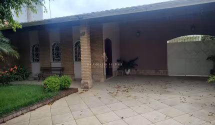 Casa de condomínio à venda, no Condomínio Marajoara,  em Taubaté, Jardim Marajoara, com 4 quartos, 420m²