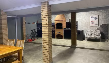 Casa à venda em Taubaté, Parque São Cristóvão, com 3 quartos, 250m²