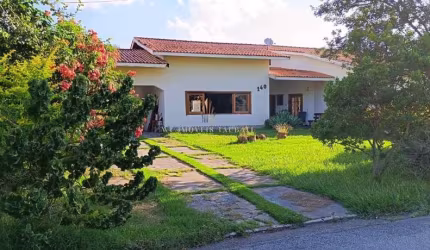 Casa de condomínio à venda, no Condomínio Colonial Vale do Sol,  em Tremembé, Condomínio Colonial Vale do Sol, com 3 quartos, 380m²