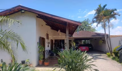 Casa à venda em Pindamonhangaba, Doutor Lessa, com 3 quartos, 675m²