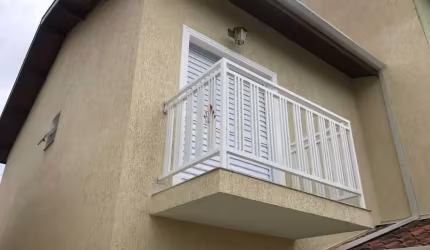 Casa de vila com 2 quartos, 96m², à venda em Taubaté, Centro