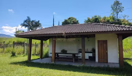 Chácara à venda em Pindamonhangaba, Bom Sucesso, com 3 quartos, 220m²