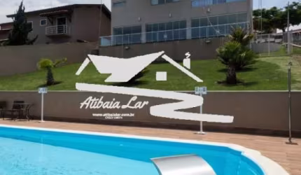 Casa em estilo Neo clássico, nova com 4 suítes todas com armários planejados e ar condicionado