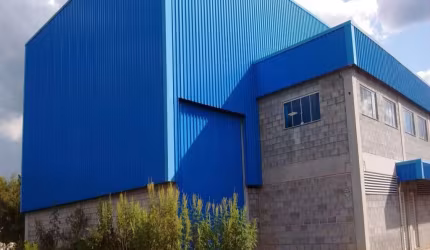 Galpão Industrial de Alto Padrão no Centro de Bom Jesus dos Perdões-SP: 10 Salas, 8 Banheiros, 10 Vagas de Garagem, 2.092,62 m² de Área
