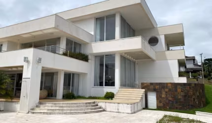 Casa de Luxo no Condomínio Reserva Ecológica Atibaia: 5 quartos, 5 suítes, 4 salas, 8 banheiros, 4 vagas de garagem, 650 m².