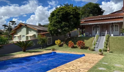 Casa/chácara em condomínio fechado com portaria e segurança com controle de acesso 24 horas!  .  4 dormitórios, duas suítes