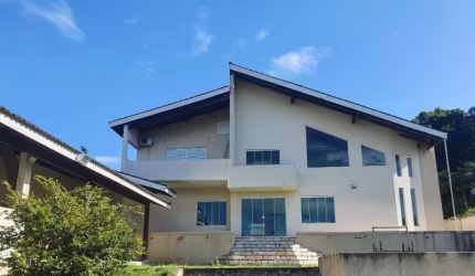 Casa nova no Condomínio Estancia dos Lagos em Atibaia SP.