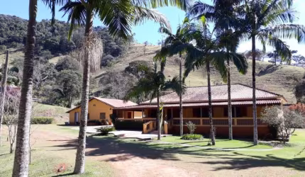 Sitio localizado em Cambui- MG Área de 240.000 metros quadrados.
